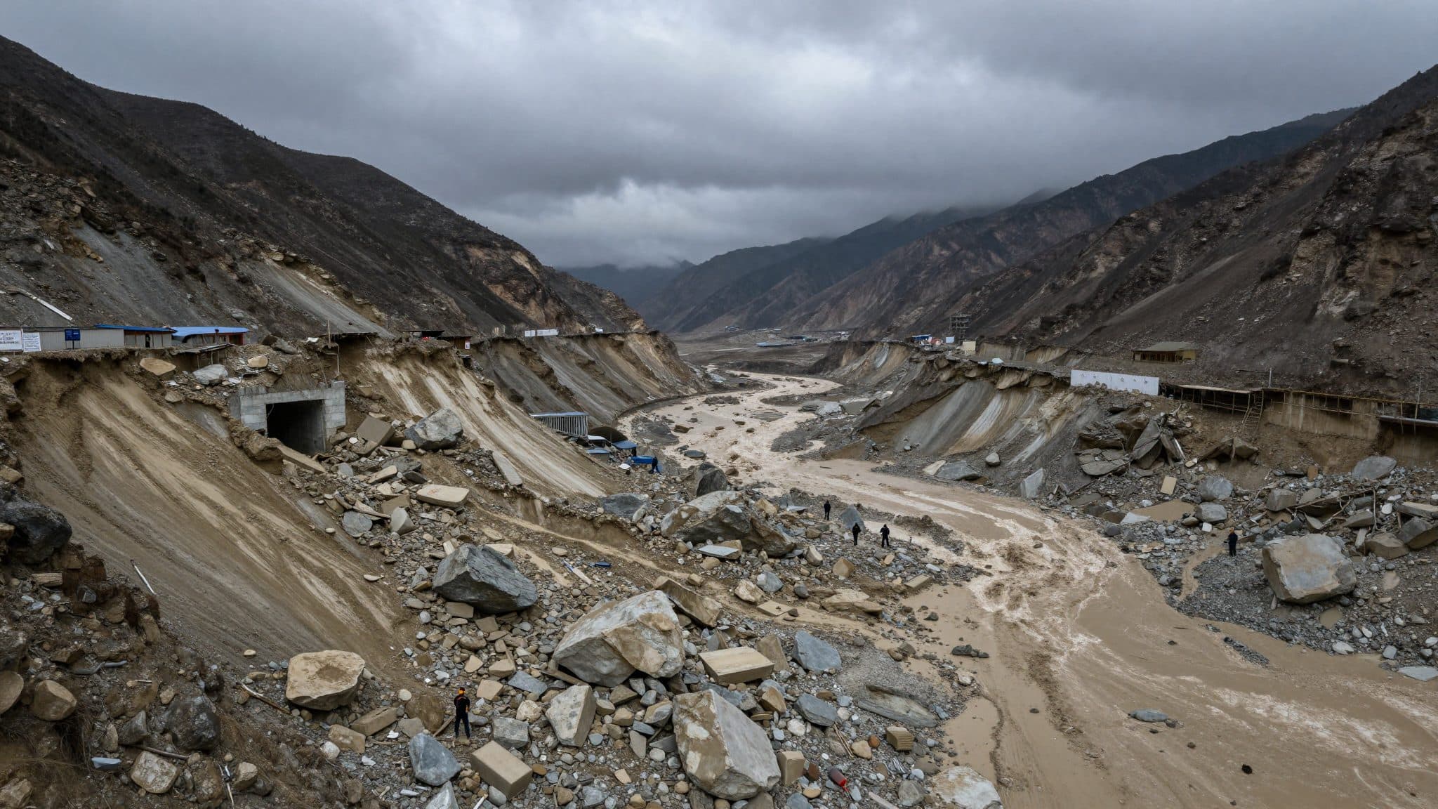Secouristes hessois dans l'Himalaya : les recherches des disparus se poursuivent après la coulée de boue au Népal