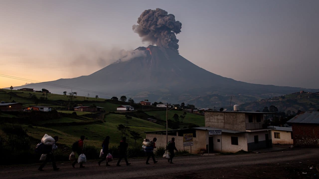 Niveau d'alerte Orange, le deuxième plus élevé, déclenché au Guatemala après l'éruption du volcan Acatenango
