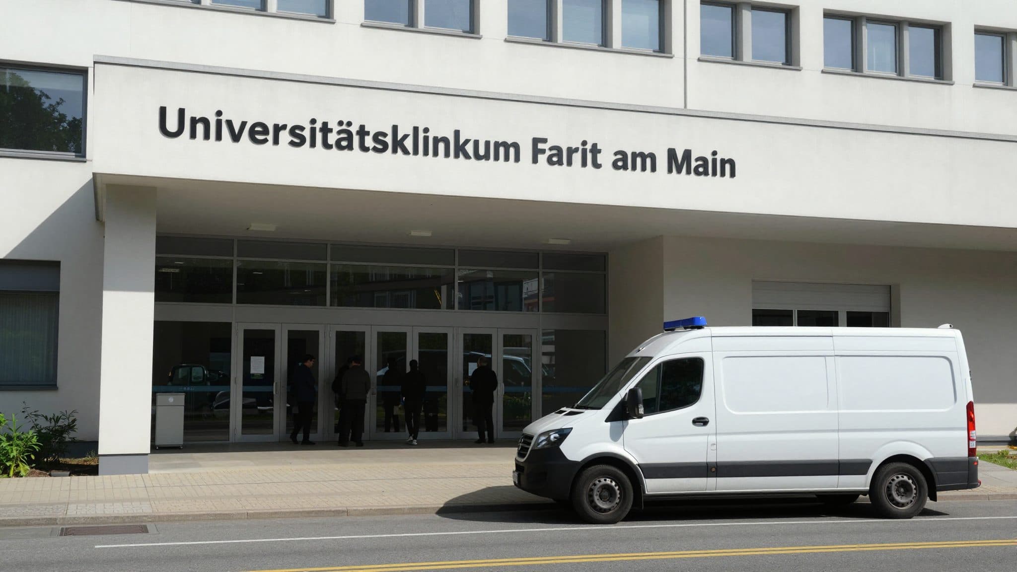 Un patient américain atteint d'Ebola quitte l'hôpital universitaire de Francfort en bonne santé