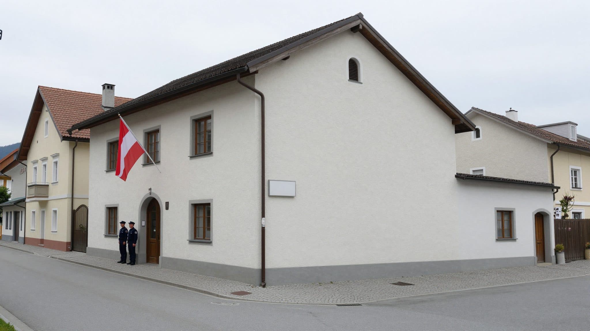 Un centre de police au lieu d'un lieu de pèlerinage : l'Autriche rouvre la maison natale de Hitler comme poste de police