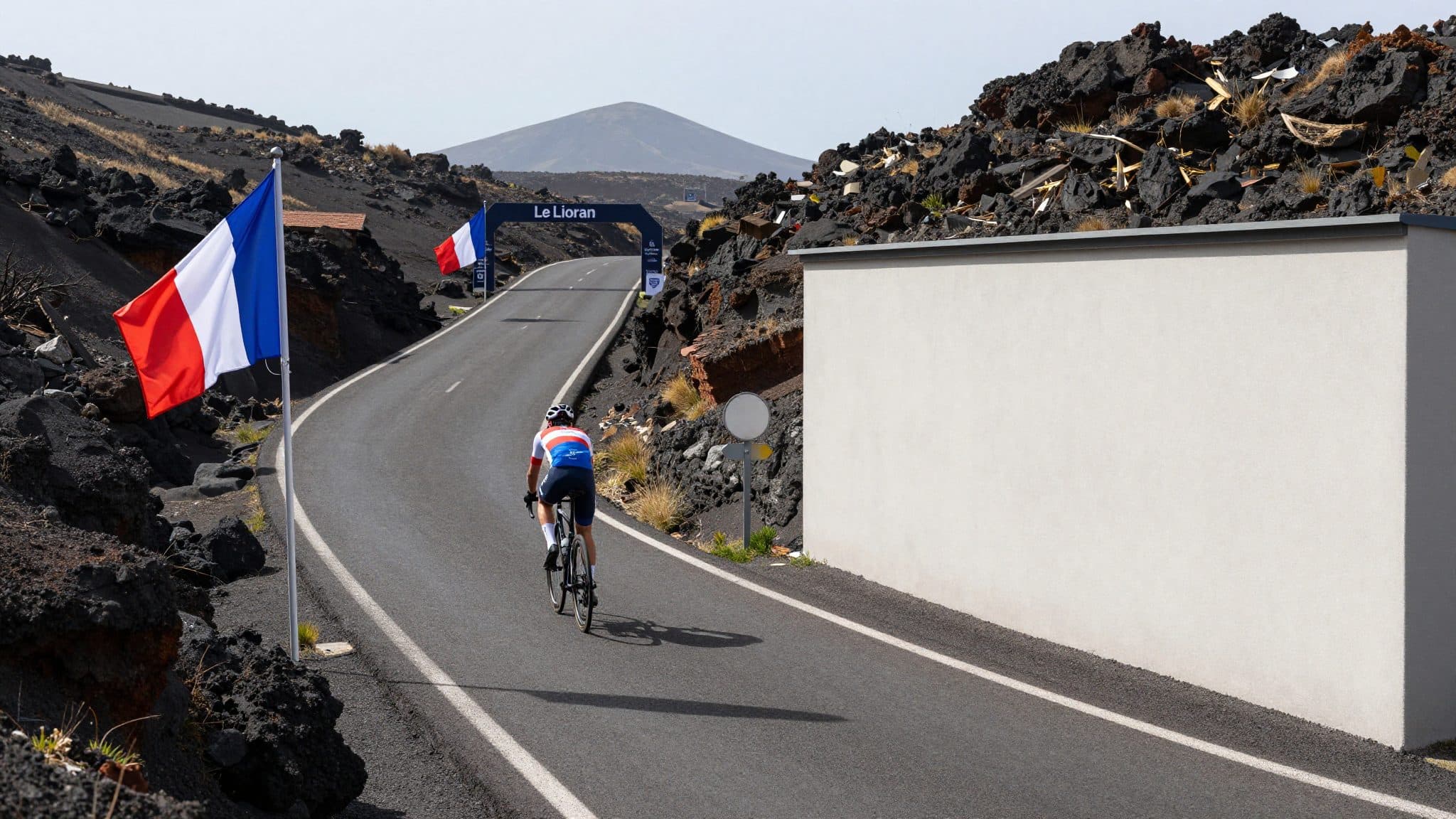Pogacar remporte la dixième étape du Tour le jour de la fête nationale française dans le Massif central