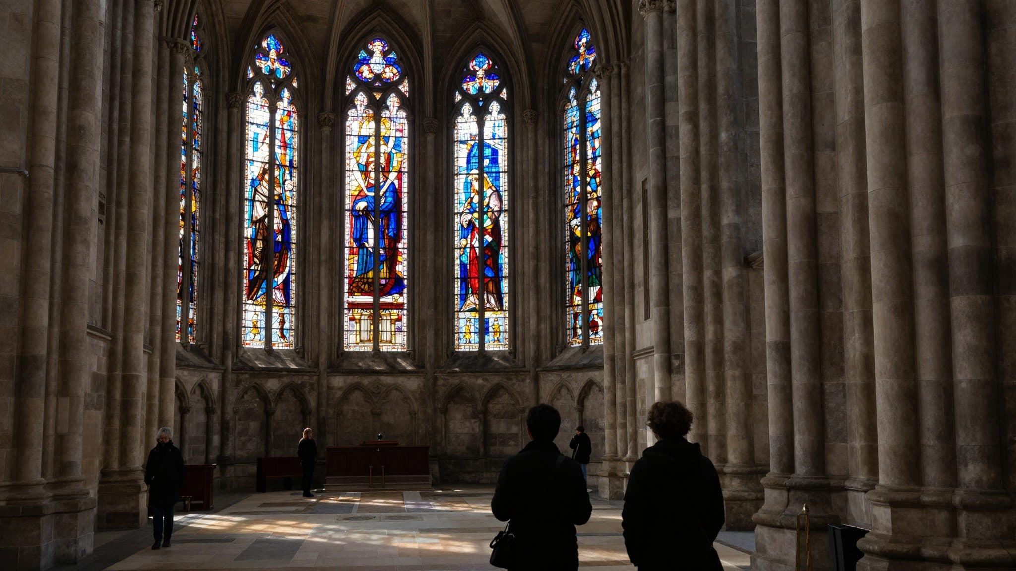 De nouvelles vitrines signées Markus Lüpertz inaugurées dans la cathédrale de Naumbourg
