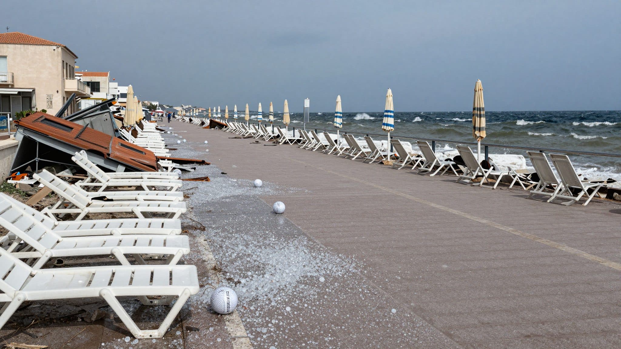Violents orages dévastent la côte adriatique italienne avec une tornade et des grêlons géants