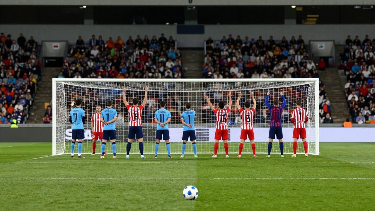 Manchester City bat Sunderland dans un spectacle de buts 5:3 et reste en tête du classement