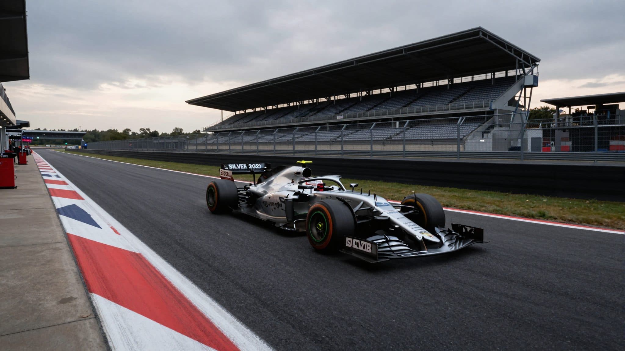 Flèches d'argent en quête de record à Silverstone : le match à domicile de Hamilton, le rêve de tracteur de Russell et la parade Lego
