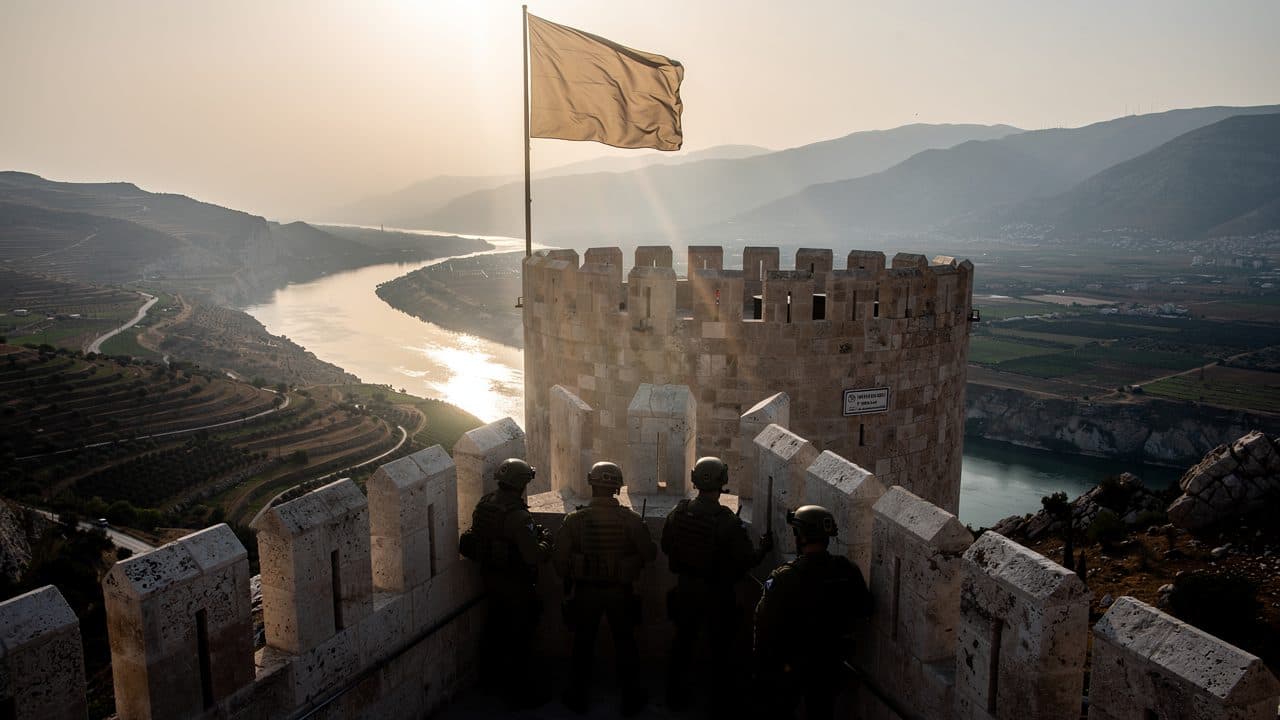 Israël étend son offensive terrestre au Liban et s'empare du château croisé de Beaufort