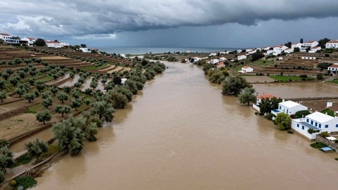Violentes tempêtes sur l'Égée : à Anogeia, en Crète, il est tombé 361 litres de pluie par mètre carré en une seule journée