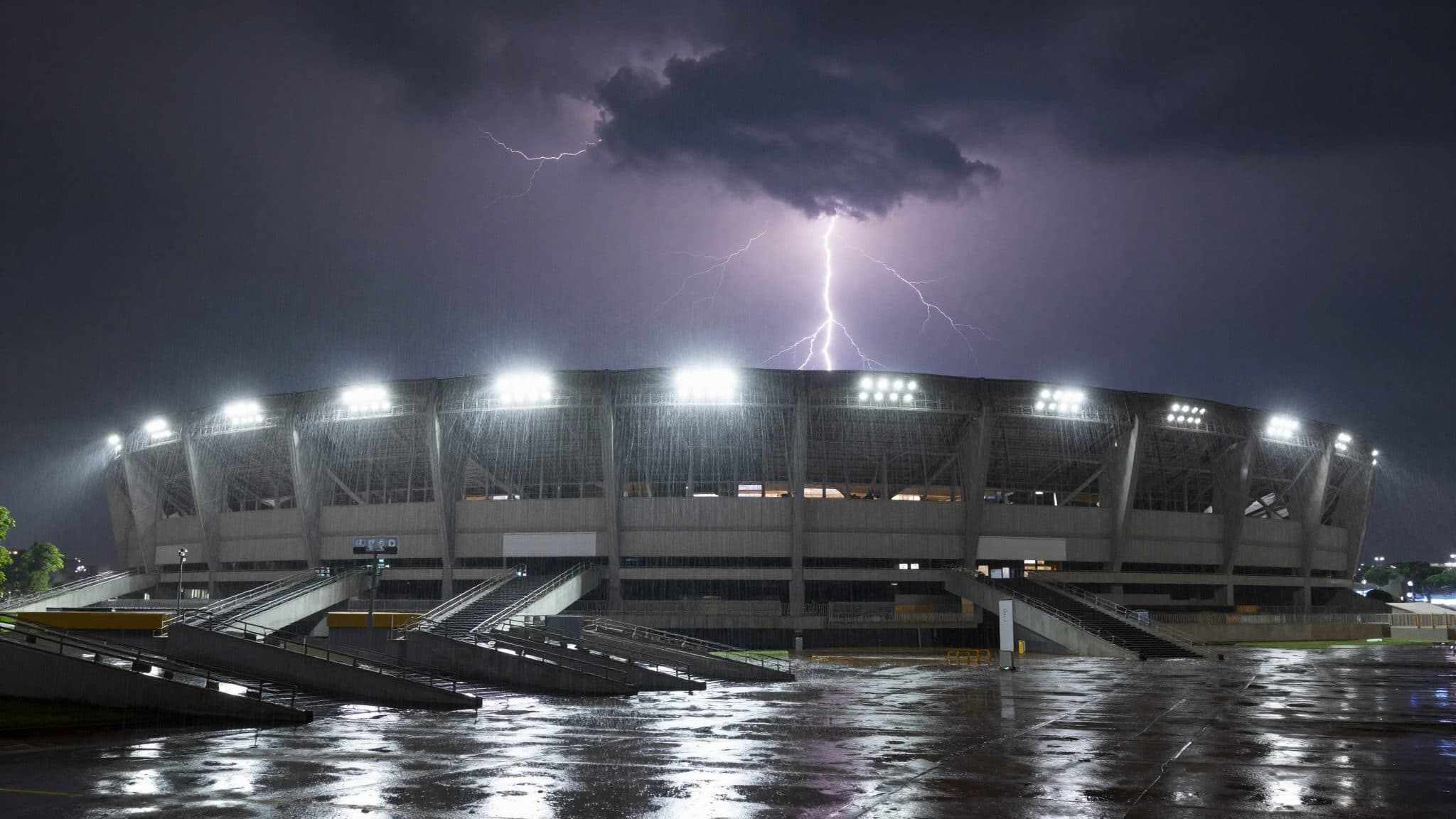 Huitième de finale de la Coupe du monde entre le Mexique et l'Équateur reporté d'une heure en raison d'un orage à Mexico