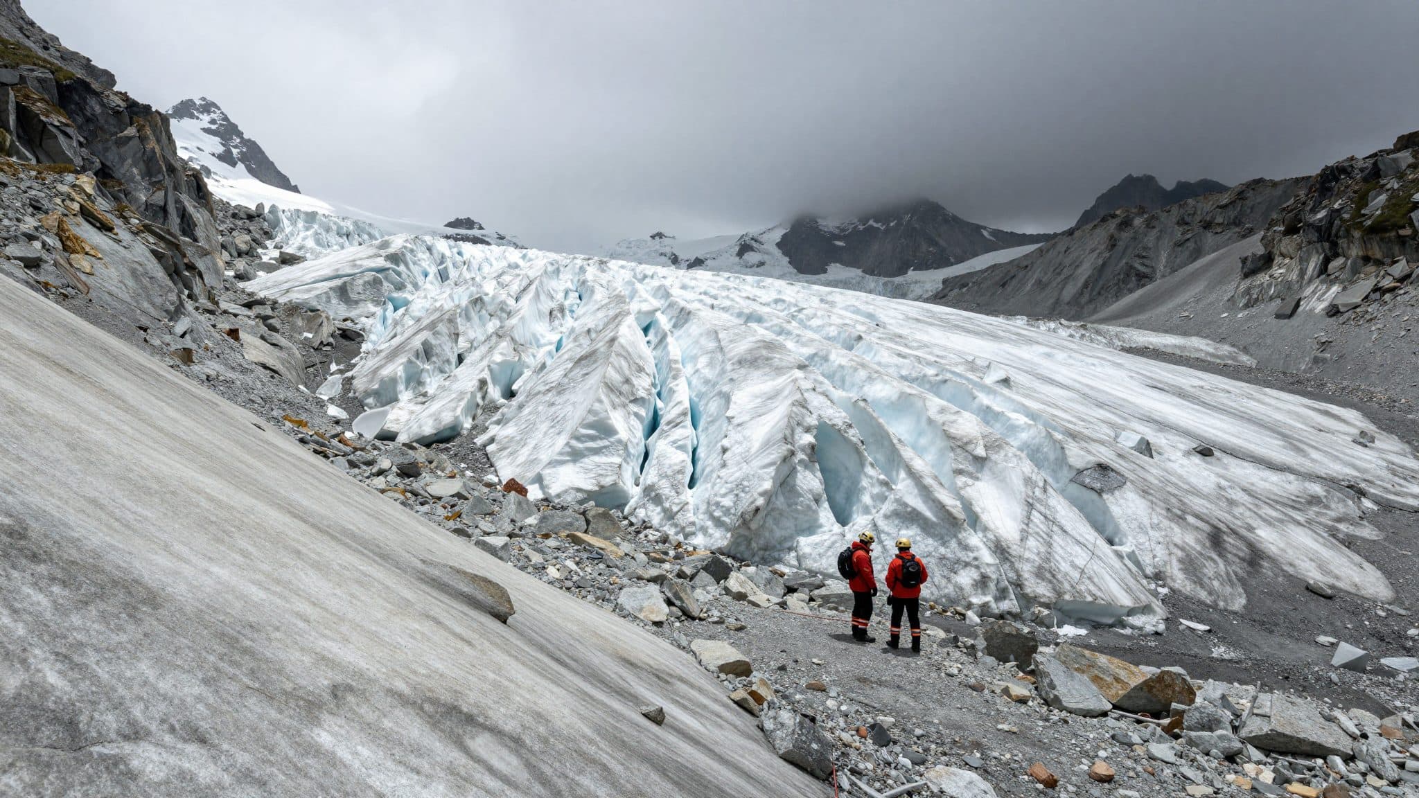 Le glacier du Trift en fonte libère les corps de deux alpinistes belges disparus depuis 1992