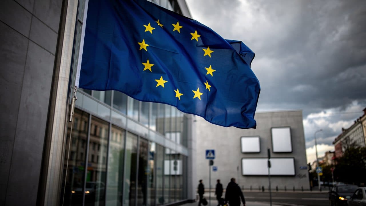 L’UE défie les menaces russes et renforce son soutien à l’Ukraine avec des avions de combat Gripen