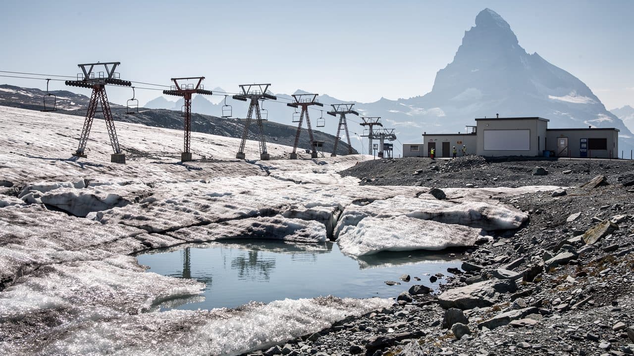 L'exploitation estivale du domaine skiable de Zermatt est interrompue – les équipes poursuivent leurs entraînements de manière limitée