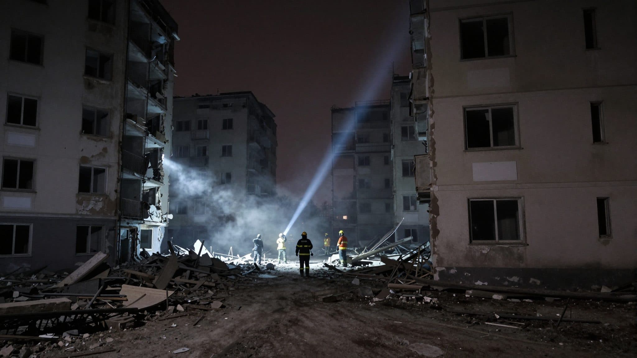 Vague d'attaques russes contre l'Ukraine : Zelensky fait état de destructions dans plusieurs villes