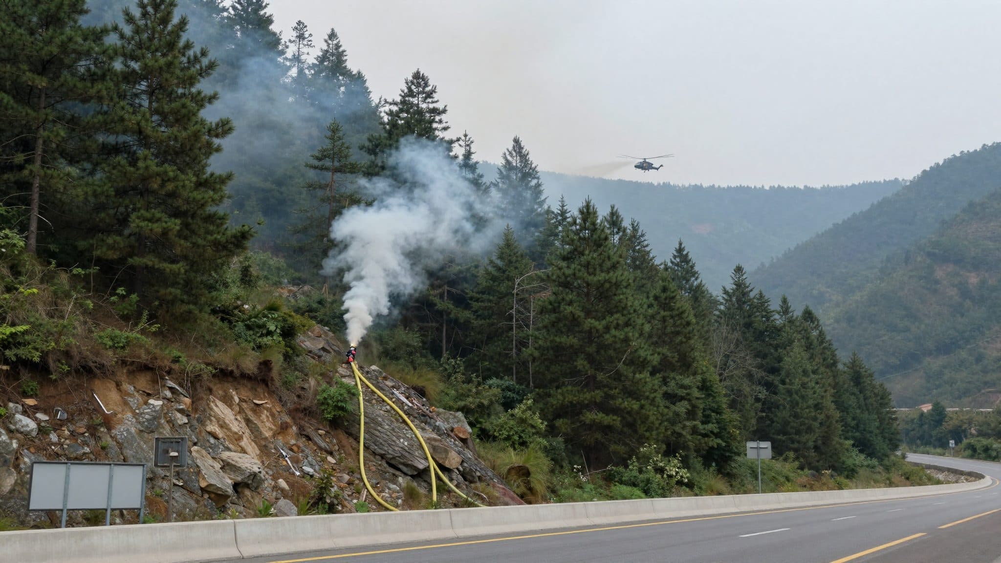 Incendie de forêt près de Pernegg : plus de 100 secouristes luttent contre le feu sur un escarpement de la S35
