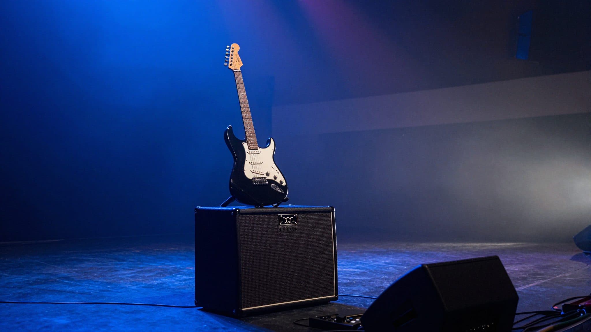 Bilderbuch engage Uche Yara comme nouvelle guitariste lead sur scène