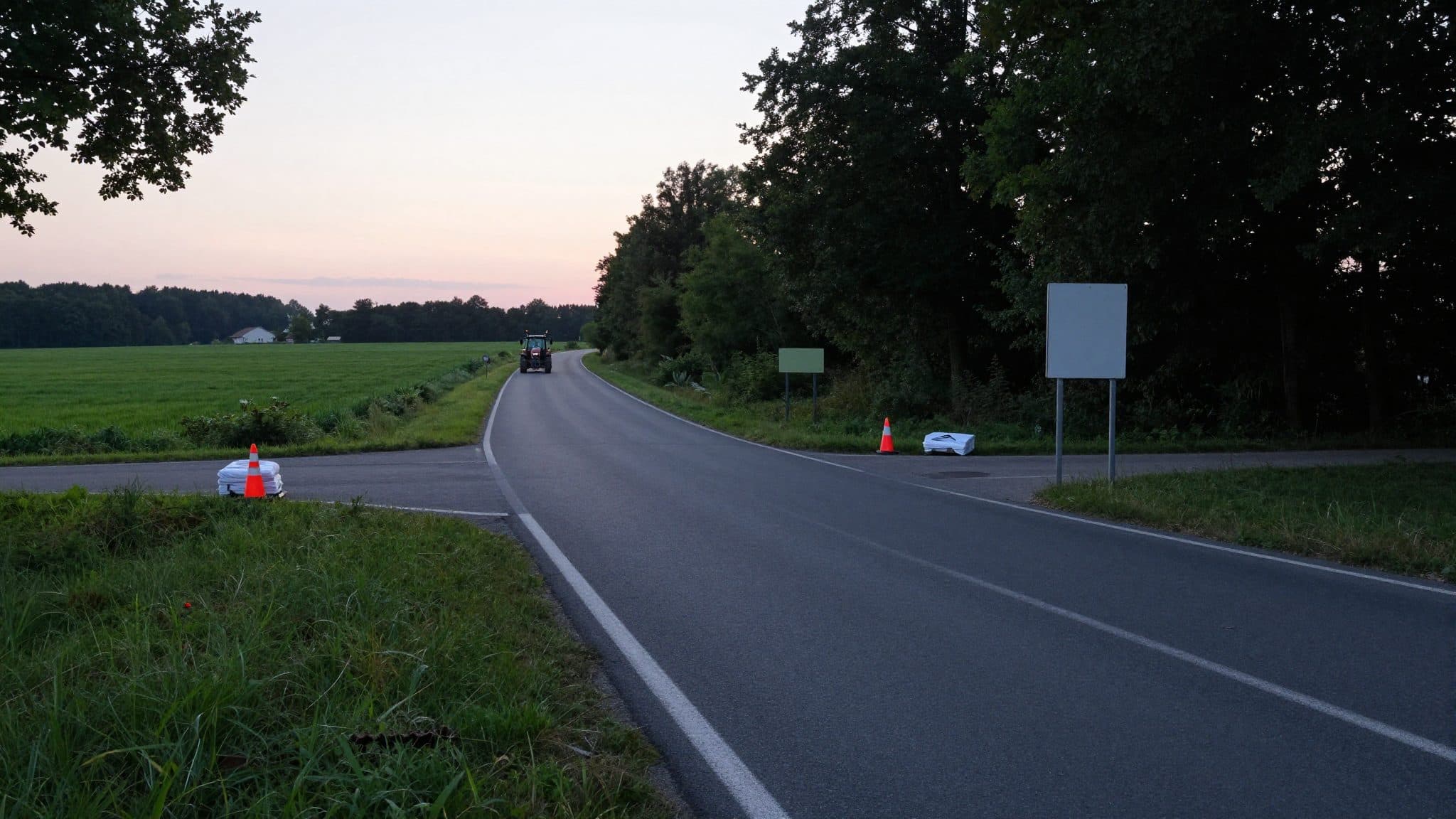 Accident mortel à Gutau : un motocycliste de 22 ans décède après une collision avec un tracteur