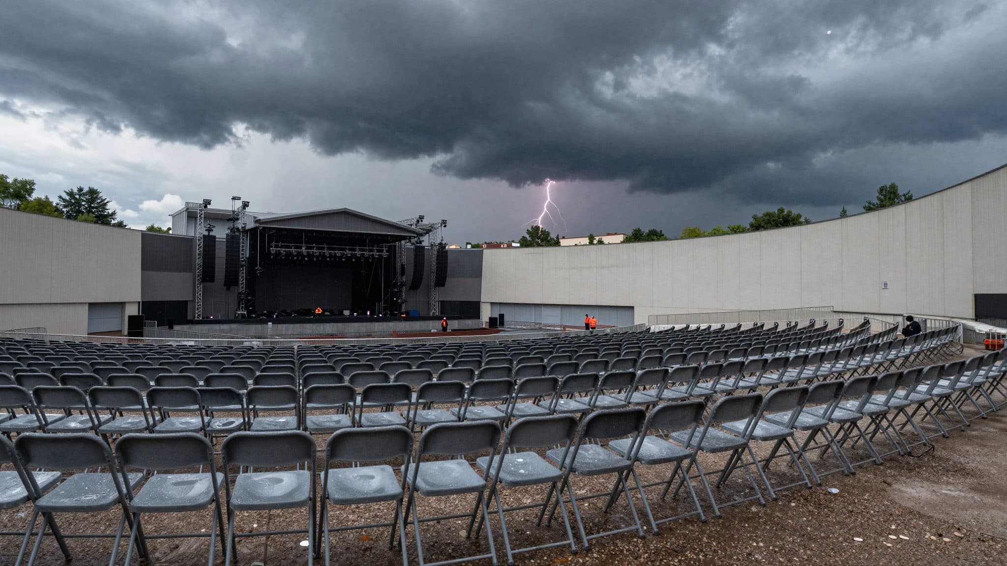 Un orage de grêle interrompt un concert de Bad Bunny à Milan – plusieurs spectateurs blessés