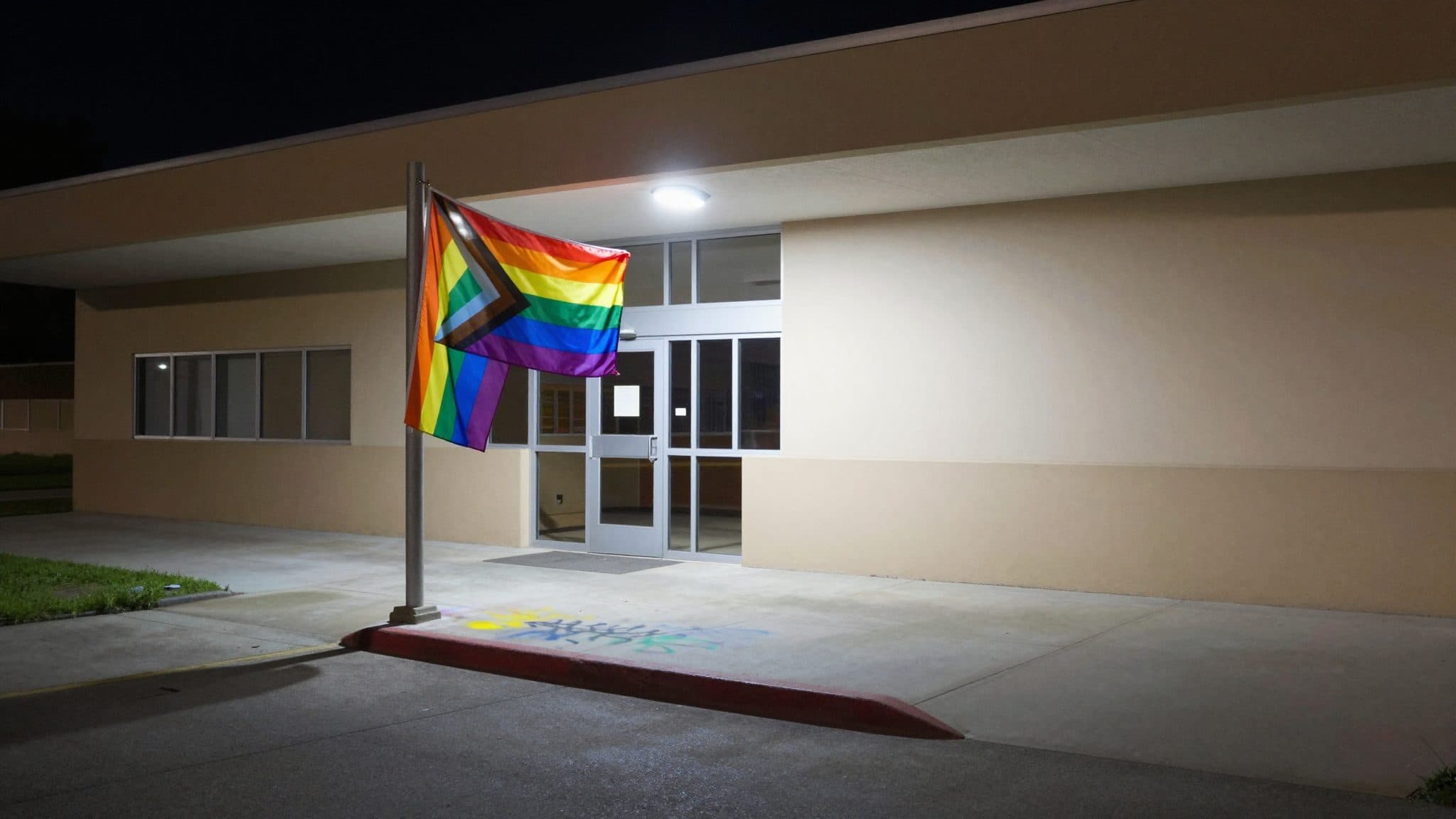 La police enquête après deux incidents au BRG Horn : 50 000 euros de dégâts et des graffitis hostiles aux LGBTQ